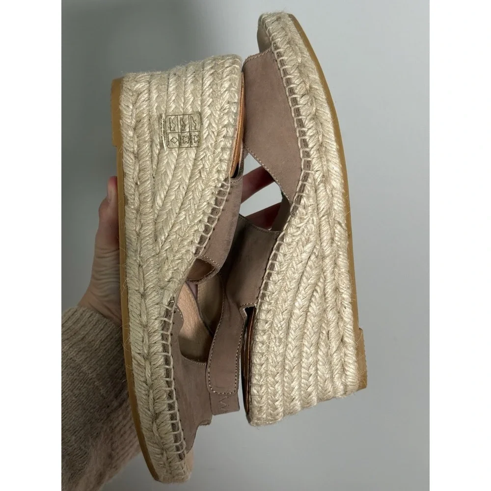 Kanna Wedge Heel Brown Sz 38 / 7.5 Tan Suede Beach Event Resort Casual Comfort
